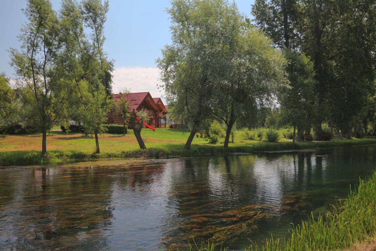 Riverside Apartments Otočac Exterior foto